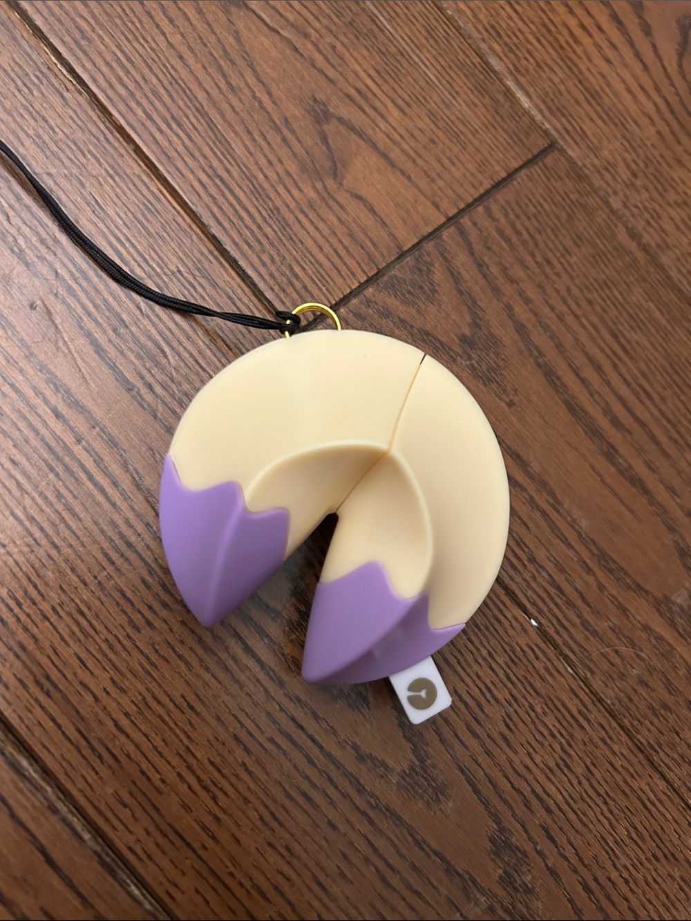 🔥 5/$25 - Lavender-Tipped Beige Fortune Cookie Toy